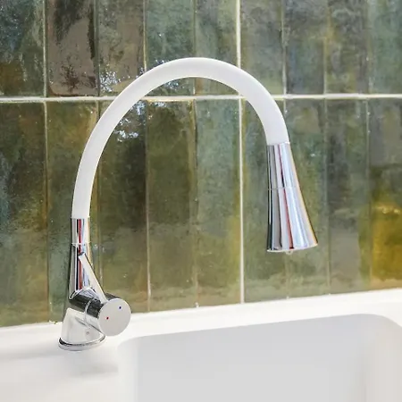 Dom wakacyjny Tiny Historic Quarter By Promenade Pier *