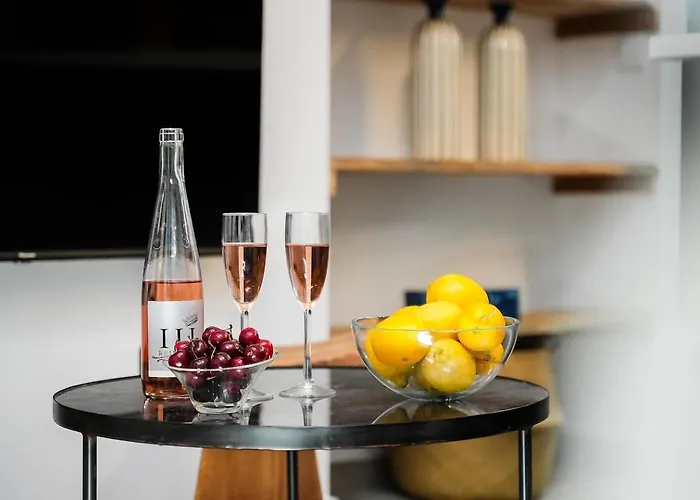 בית נופש Tiny Historic Quarter By Promenade Pier *