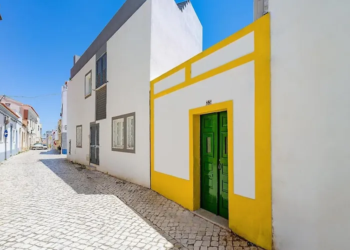 Tiny Historic Quarter By Promenade Pier * פורטימאו