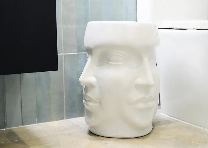 בית נופש Tiny Historic Quarter By Promenade Pier