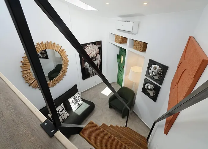 בית נופש Tiny Historic Quarter By Promenade Pier