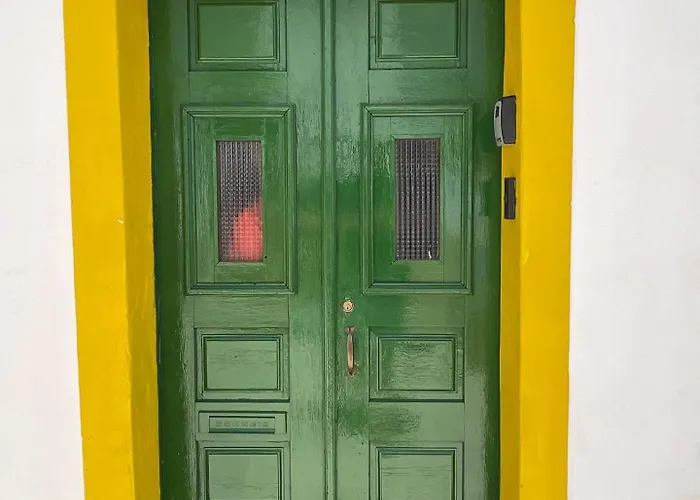 Tiny Historic Quarter By Promenade Pier פורטימאו