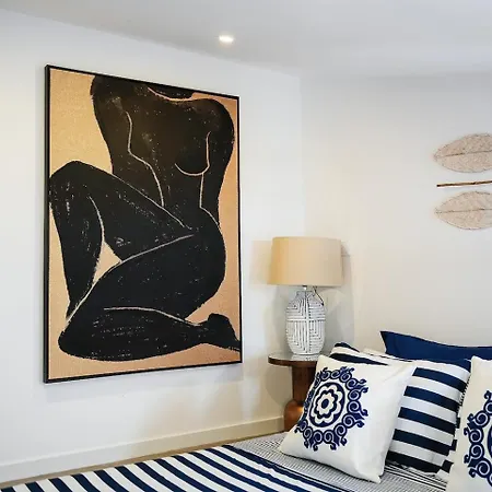 Tiny Historic Quarter By Promenade Pier